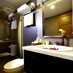 Отель Centre Point Hanoi 3* Улучшенный номер с различными типами кроватей