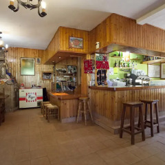 Отель Taberna de Tresviso гостиничный бар