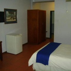 Gaborone Hotel 2* Номер Делюкс фото 3