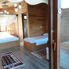 Отель Cirali Flora Pension 3* Стандартный семейный номер с двуспальной кроватью фото 17