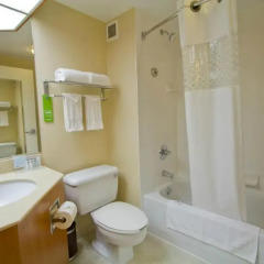 Отель Hampton Inn by Hilton Vancouver-Airport/Richmond Канада, Ричмонд - отзывы, цены и фото номеров - забронировать отель Hampton Inn by Hilton Vancouver-Airport/Richmond онлайн ванная фото 2