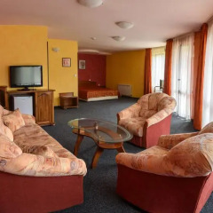 Hotel Kiparis Alfa детские мероприятия фото 2