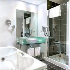 Leonardo Praha Hotel 4* Семейный люкс
