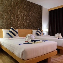 Отель iCheck inn Central Patong 3* Улучшенный номер с 2 отдельными кроватями фото 4
