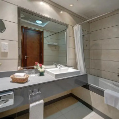 Copthorne Hotel Dubai 4* Улучшенный номер с различными типами кроватей фото 4