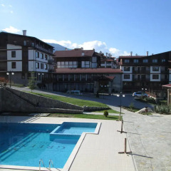 Отель Green Life Ski & Spa Alexander Services Apartments Болгария, Банско - отзывы, цены и фото номеров - забронировать отель Green Life Ski & Spa Alexander Services Apartments онлайн бассейн фото 2