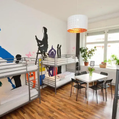 Kiez Hostel Berlin Кровать в женском общем номере с двухъярусной кроватью