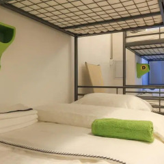 Hostel Chemodan Кровать в мужском общем номере с двухъярусной кроватью фото 4