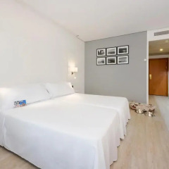 TRYP Coruña Hotel 4* Номер категории Эконом с различными типами кроватей фото 4