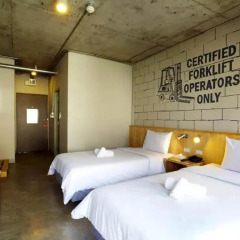 Отель The Warehouse 3* Стандартный номер фото 2