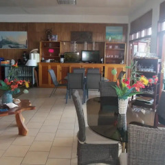 Отель Pension Armelle Bed & Breakfast Tahiti Французская Полинезия, Пунаауиа - отзывы, цены и фото номеров - забронировать отель Pension Armelle Bed & Breakfast Tahiti онлайн питание фото 2