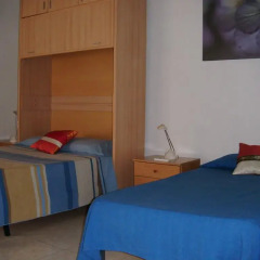 Отель Puerta del Sol Rooms Стандартный номер с двуспальной кроватью (общая ванная комната) фото 2