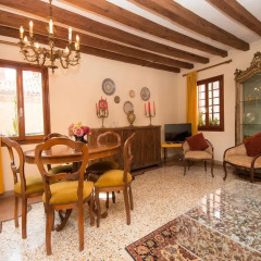 Апартаменты Grimaldi Apartments – Cannaregio, Dorsoduro e Santa Croce интерьер отеля