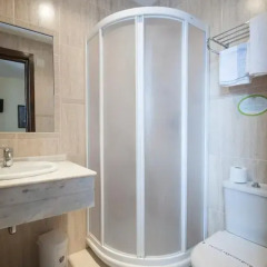 Отель Hostal Ayestaran II Стандартный номер с различными типами кроватей фото 6