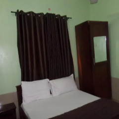 Отель Banilux Guest House 2* Номер Делюкс с двуспальной кроватью фото 4