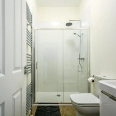 Отель Flat 2 Bluebridge Cliffords Reach ванная