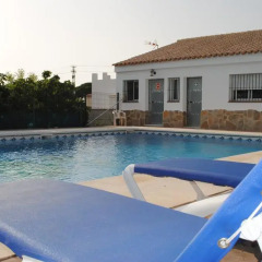 Отель Apartamentos El Palmeral Испания, Кониль-де-ла-Фронтера - отзывы, цены и фото номеров - забронировать отель Apartamentos El Palmeral онлайн бассейн фото 3