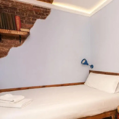 Апартаменты Charming Apartment In Barcelona Center Барселона комната для гостей фото 3