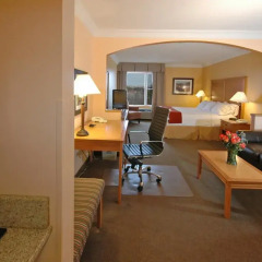 Отель Holiday Inn Express & Suites Charlottetown 2* Люкс с различными типами кроватей фото 2