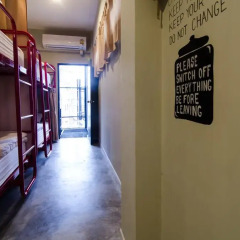 D Hostel Bangkok Кровать в общем номере фото 15