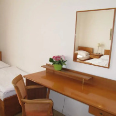 Hotel Jana / Pension Domov Mladeze Стандартный номер с различными типами кроватей (общая ванная комната) фото 7