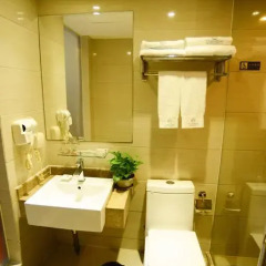 Отель Insail Hotels Railway Station Guangzhou 3* Стандартный номер с различными типами кроватей фото 4