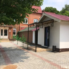 Гостиница Postoyaliy Dvor Inn в Уссурийске отзывы, цены и фото номеров - забронировать гостиницу Postoyaliy Dvor Inn онлайн Уссурийск парковка
