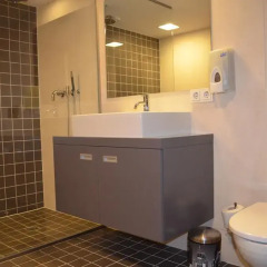 Отель Rembrandtplein Apartment Нидерланды, Амстердам - отзывы, цены и фото номеров - забронировать отель Rembrandtplein Apartment онлайн ванная