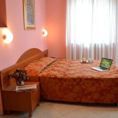 Venini Hotel 3* Стандартный номер с двуспальной кроватью