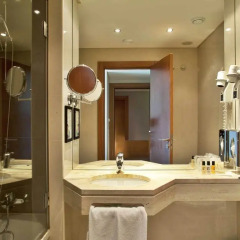 TURIM Alameda Hotel 4* Стандартный номер разные типы кроватей фото 5