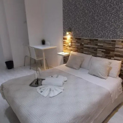 Отель Hostal Adis 3* Стандартный номер с двуспальной кроватью фото 22