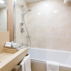 Гостиница Crowne Plaza St.Petersburg-Ligovsky (Краун Плаза Санкт-Петербург Лиговский) в Санкт-Петербурге - забронировать гостиницу Crowne Plaza St.Petersburg-Ligovsky (Краун Плаза Санкт-Петербург Лиговский), цены и фото номеров ванная фото 3