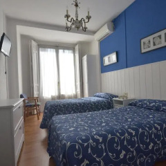 Отель Hostal Valencia Madrid Стандартный номер с различными типами кроватей фото 2