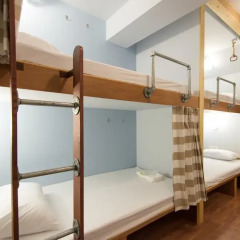 Barn And Bed Hostel Кровать в общем номере фото 13
