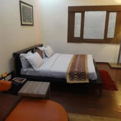 Raja Hotel комната для гостей