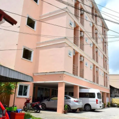OYO 118 Beach Walk Stay Hotel Патонг парковка