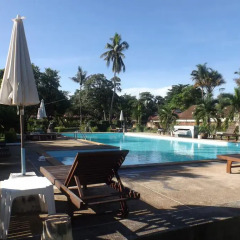 Lanta Long Beach Hostel бассейн
