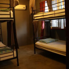 Mr.Comma Guesthouse - Hostel Кровать в общем номере с двухъярусной кроватью фото 36