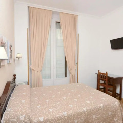 Отель Hostal Biarritz Испания, Мадрид - отзывы, цены и фото номеров - забронировать отель Hostal Biarritz онлайн удобства в номере фото 2