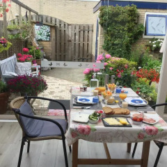 Отель Bed and Breakfast Ineke en John Нидерланды, Хофддорп - отзывы, цены и фото номеров - забронировать отель Bed and Breakfast Ineke en John онлайн питание фото 2