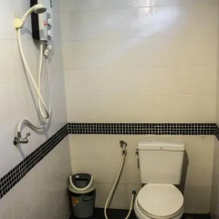 Отель Patong Bay Guesthouse 2* Стандартный номер с различными типами кроватей фото 7