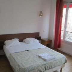 Central Hotel 3* Стандартный номер с двуспальной кроватью (общая ванная комната) фото 4