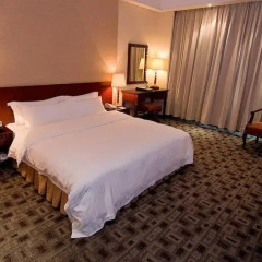 Metropolitan Hotel 4* Представительский номер с различными типами кроватей