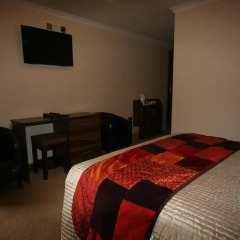 Отель The Plough Inn удобства в номере
