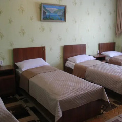 Hostel Inn Osh Стандартный номер с различными типами кроватей фото 6