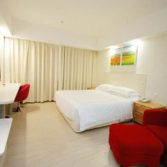 Overseas Chinese Friendship Hotel 3* Стандартный номер с различными типами кроватей фото 3