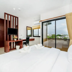 Отель The Topaz Residence 3* Номер Делюкс с разными типами кроватей фото 3