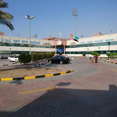 Dubai Youth Hotel парковка