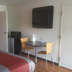 Отель Motel 6 Columbus OSU 2* Стандартный номер с различными типами кроватей фото 5