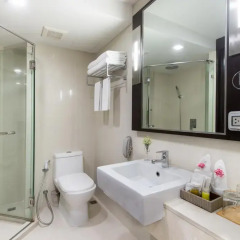 Mida Hotel Ngamwongwan 3* Улучшенный номер с различными типами кроватей